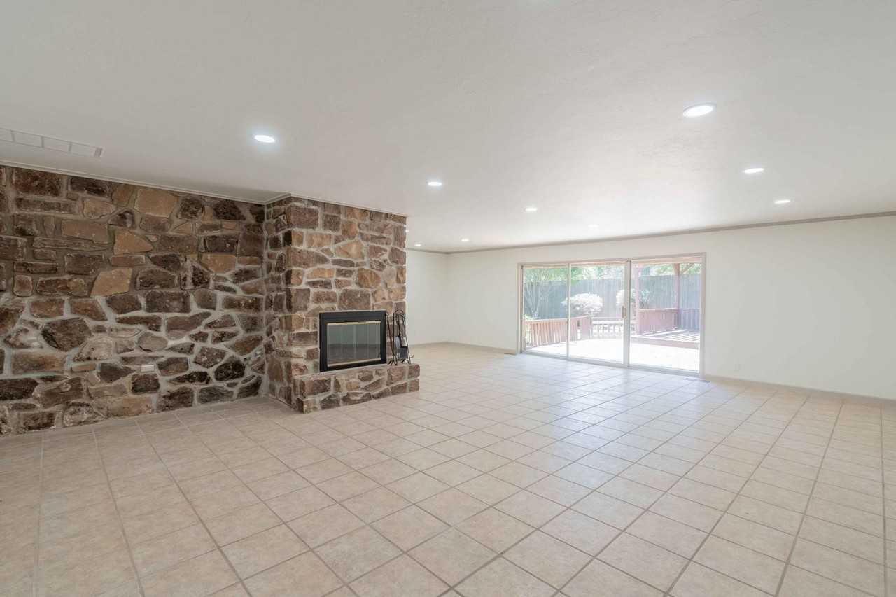 6740 S 66th East Ave - Photo 3 of 17