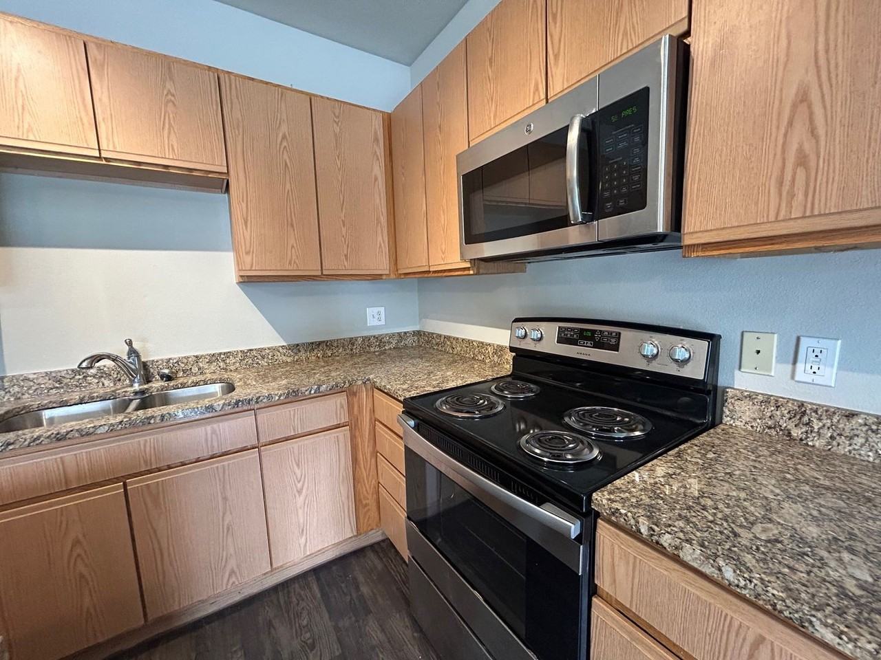 1625 S 10th St - Photo 5 of 18