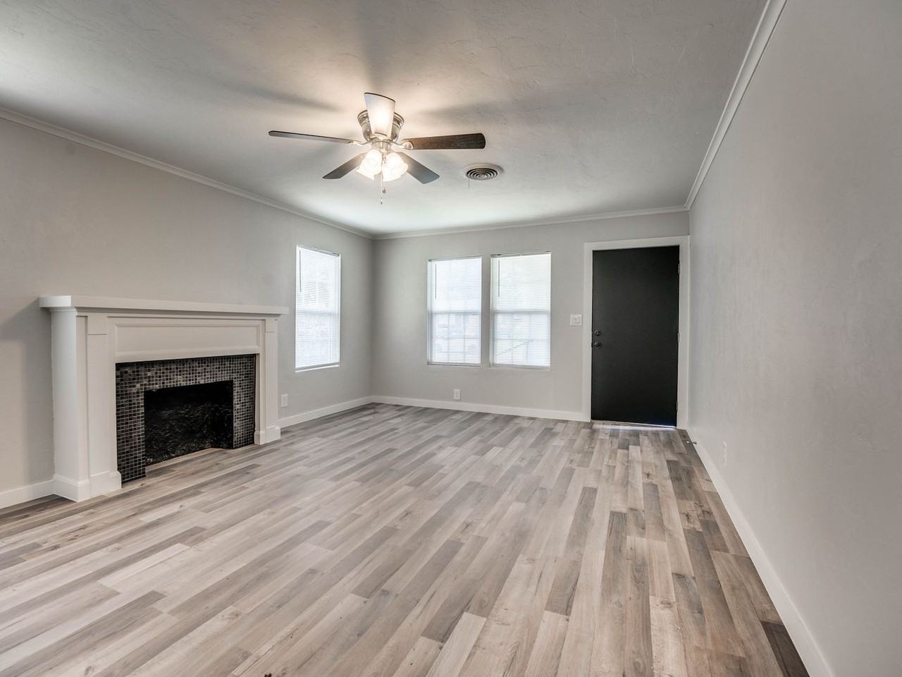 1810 N Park Ave - Photo 2 of 27