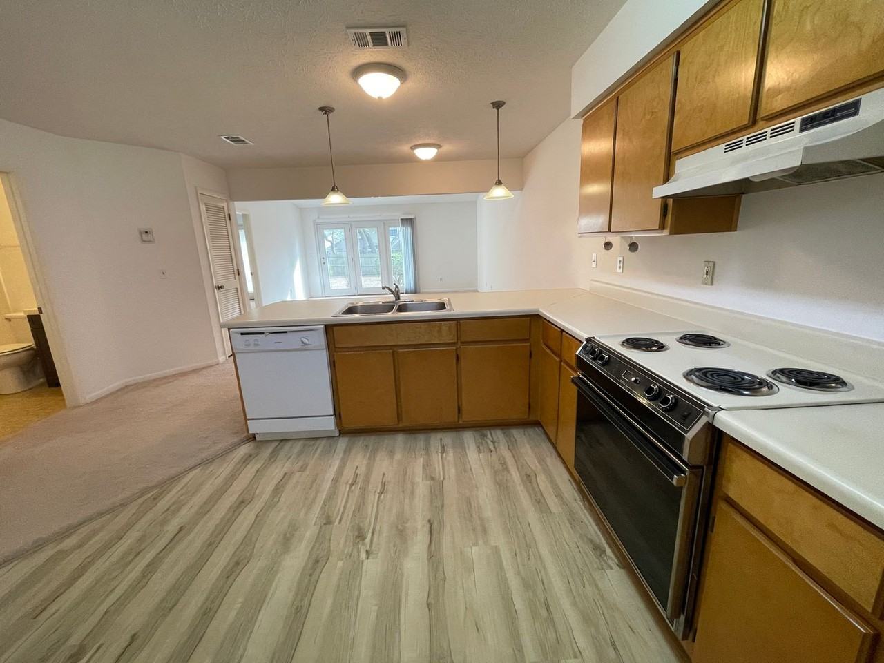 2026 Baker Ct #21 - Photo 4 of 28