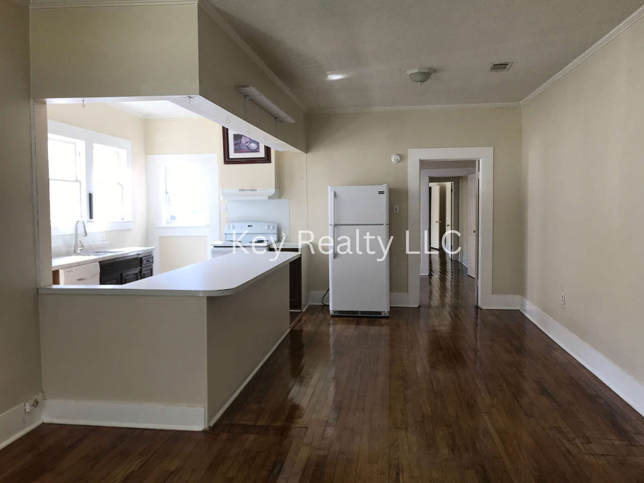 2309 Elliott St - Photo 3 of 10