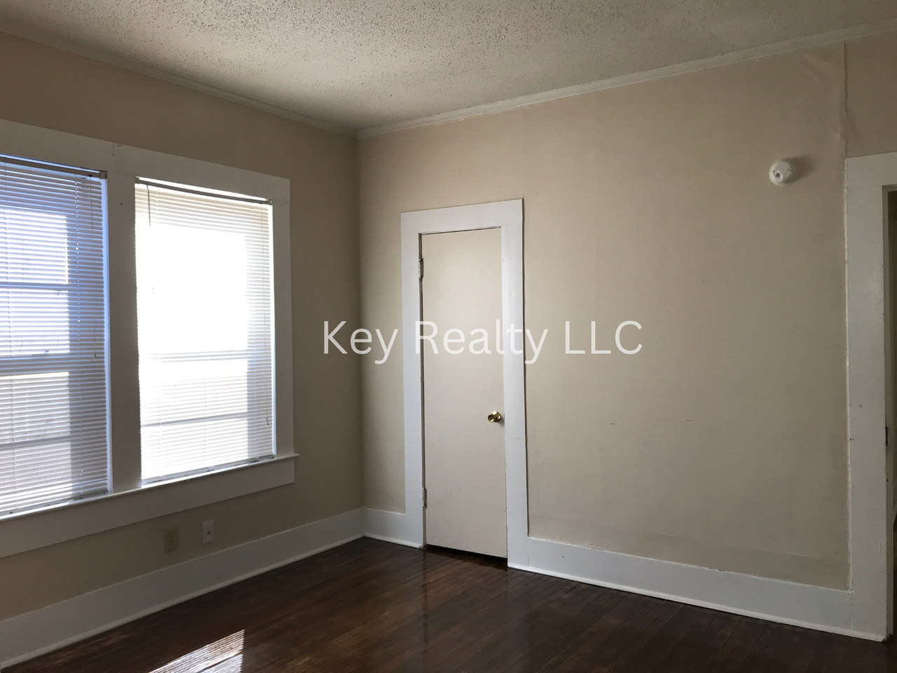 2309 Elliott St - Photo 6 of 10