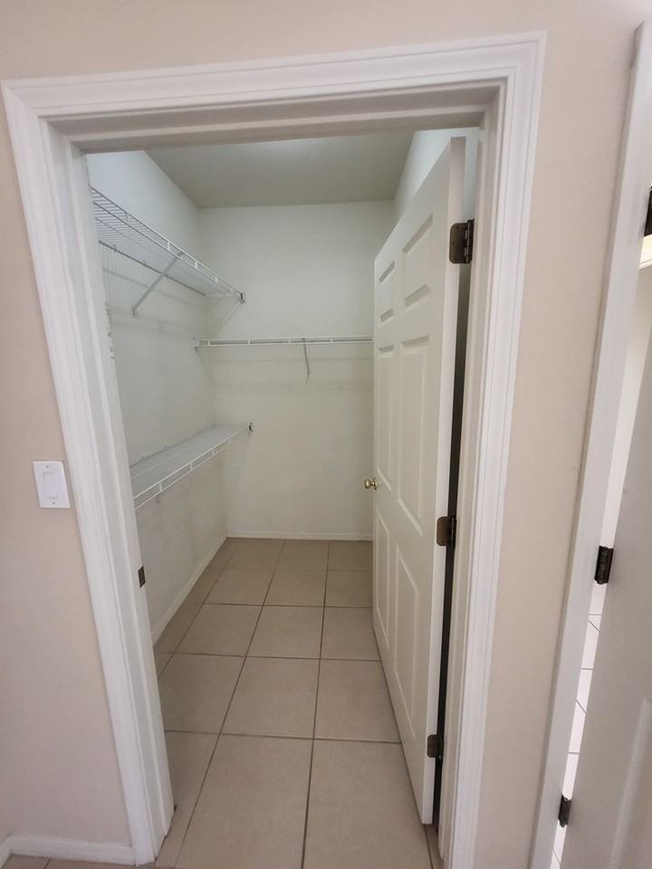 10412 Gutierrez Rd Ne - Photo 3 of 12