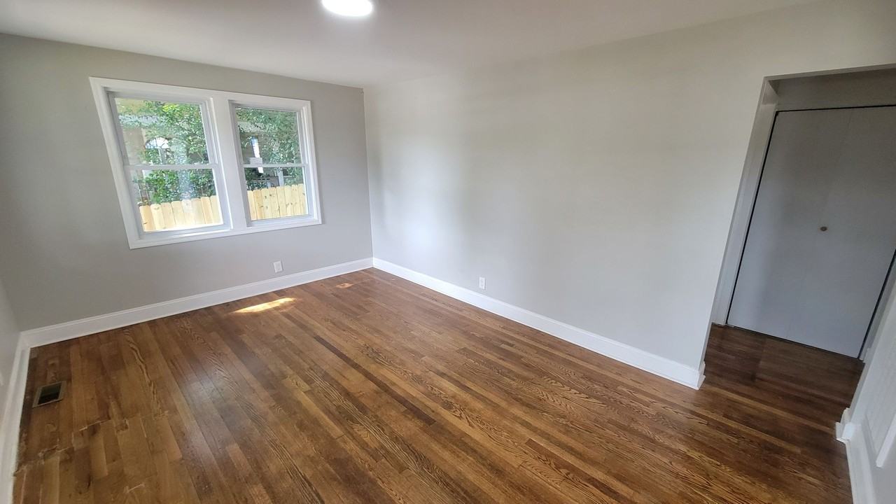 15 Ellison St - Photo 2 of 12