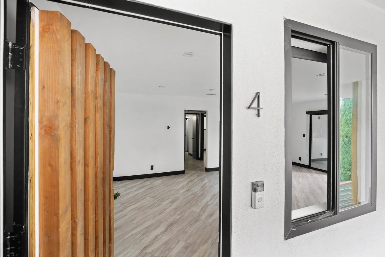 5667 La Mirada Avenue Apartmenets - Photo 5 of 18