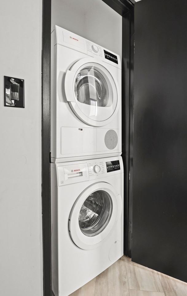 5667 La Mirada Avenue Apartmenets - Photo 7 of 18