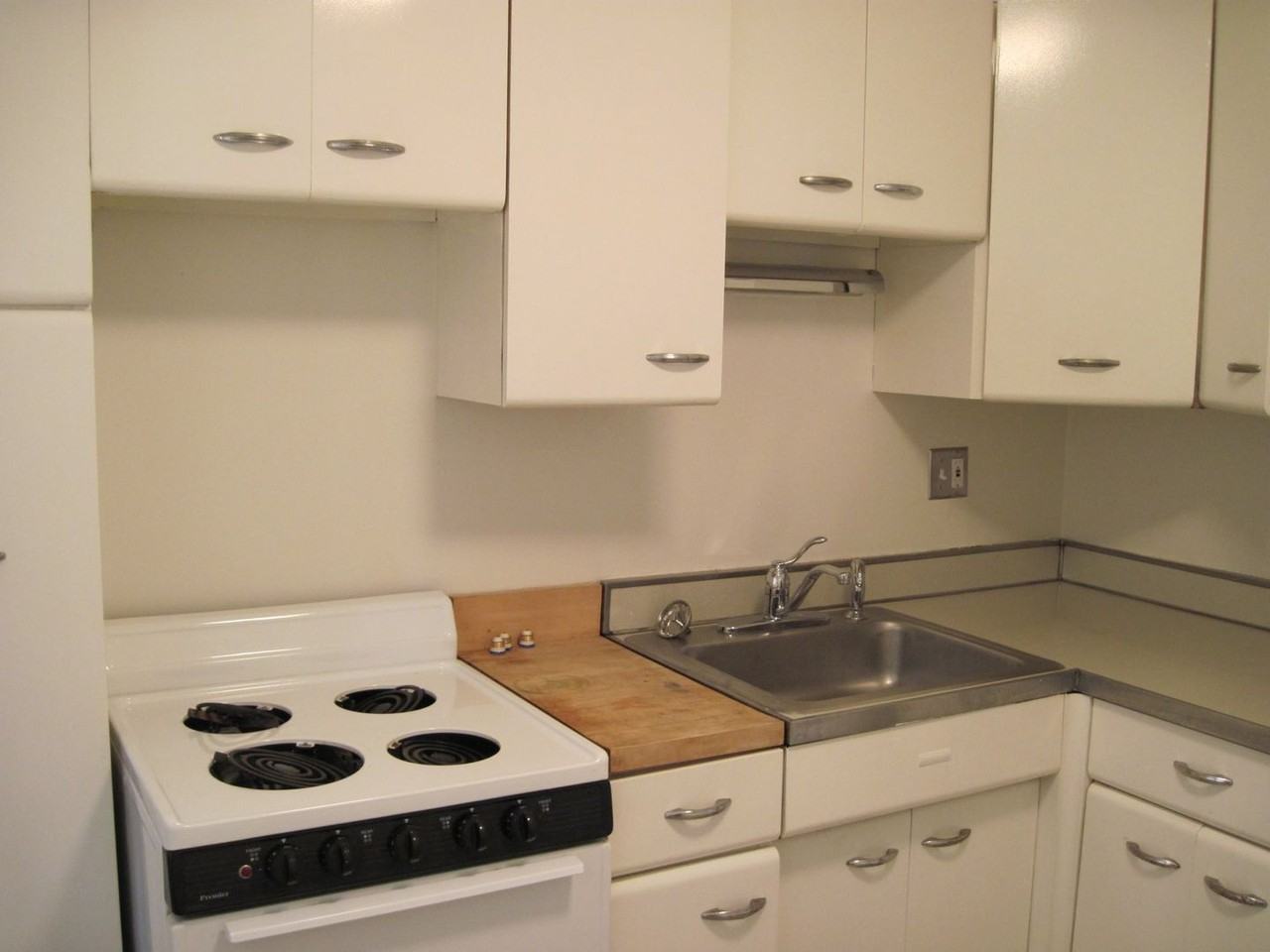302 - *2518-24 Central Street Bldg* - Photo 2 of 5