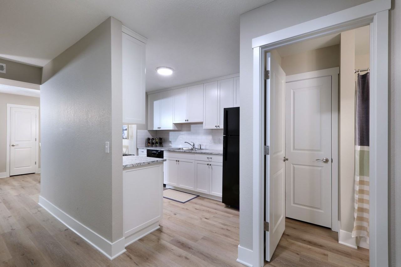 3506 E Paris Ave Se - Photo 3 of 14