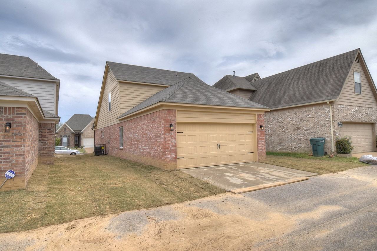 7014 Wynne Ridge Rd S - Photo 2 of 12