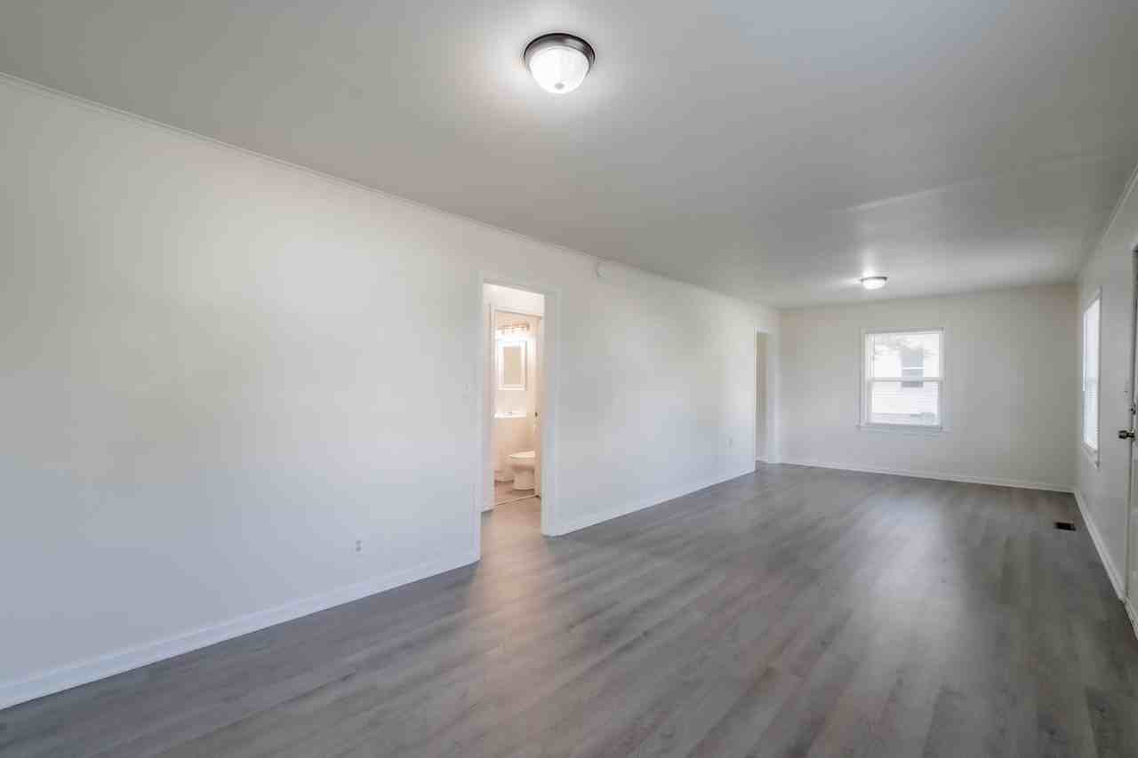 5372 S 36th West Ave - Photo 5 of 11