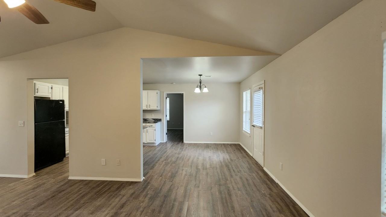 4424 W Chaparral Ln - Photo 4 of 12
