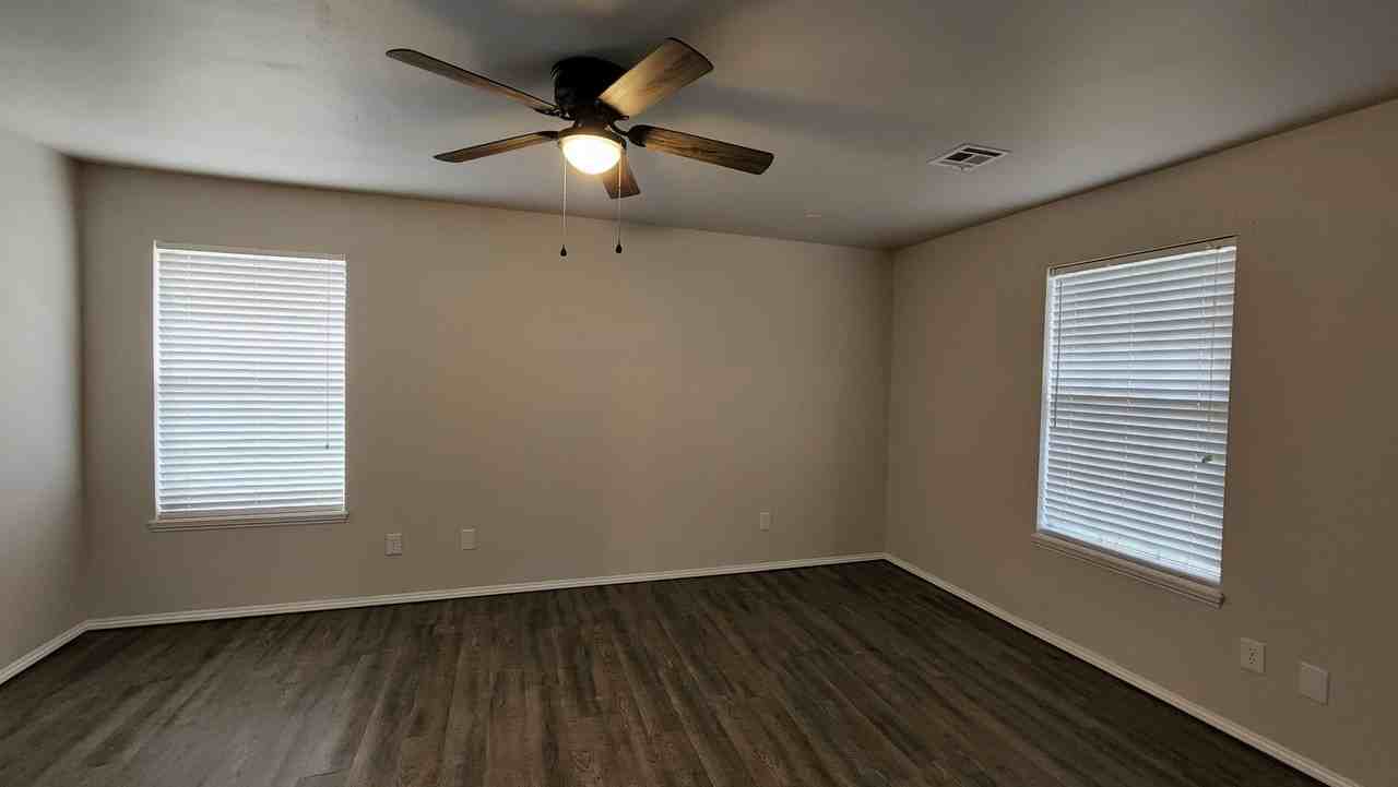 4424 W Chaparral Ln - Photo 7 of 12
