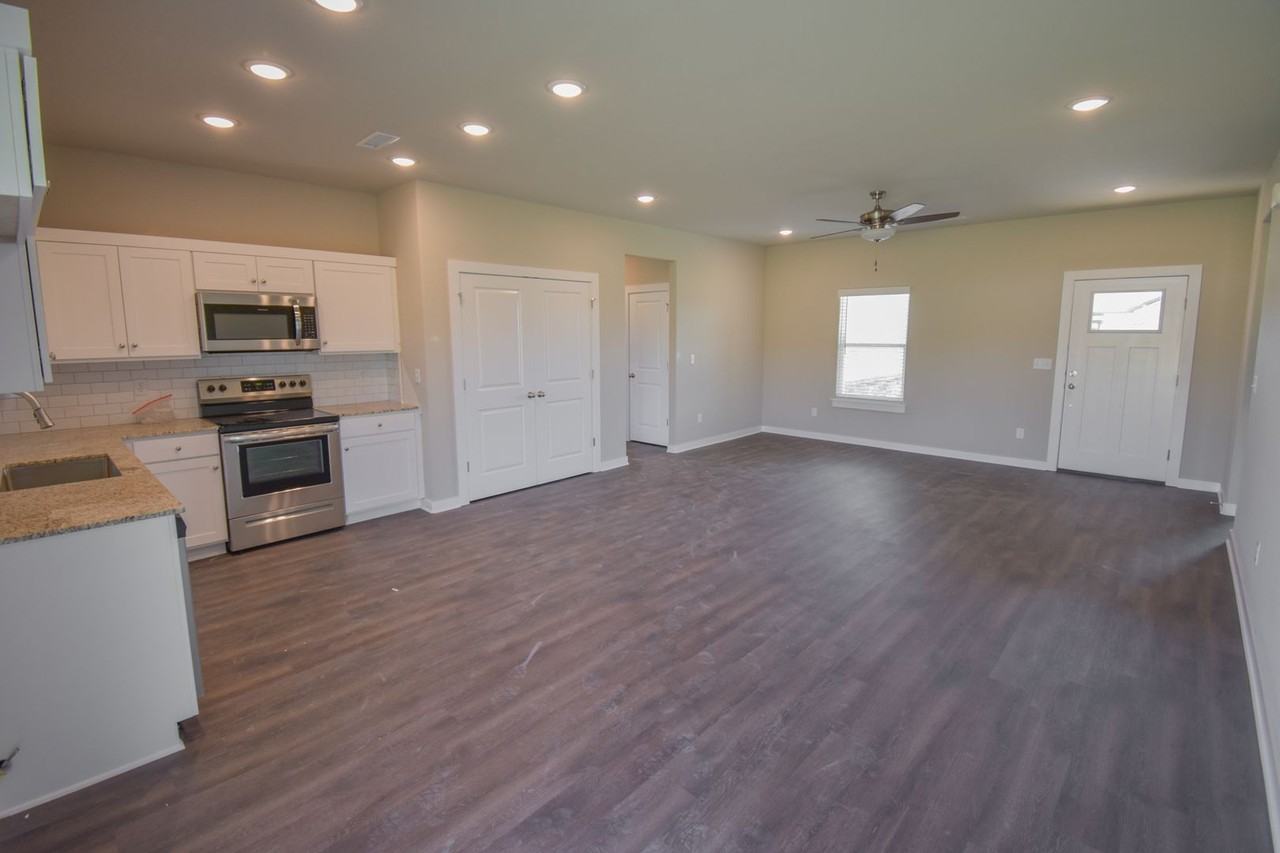 396 North Wyandotte Street - Photo 5 of 14