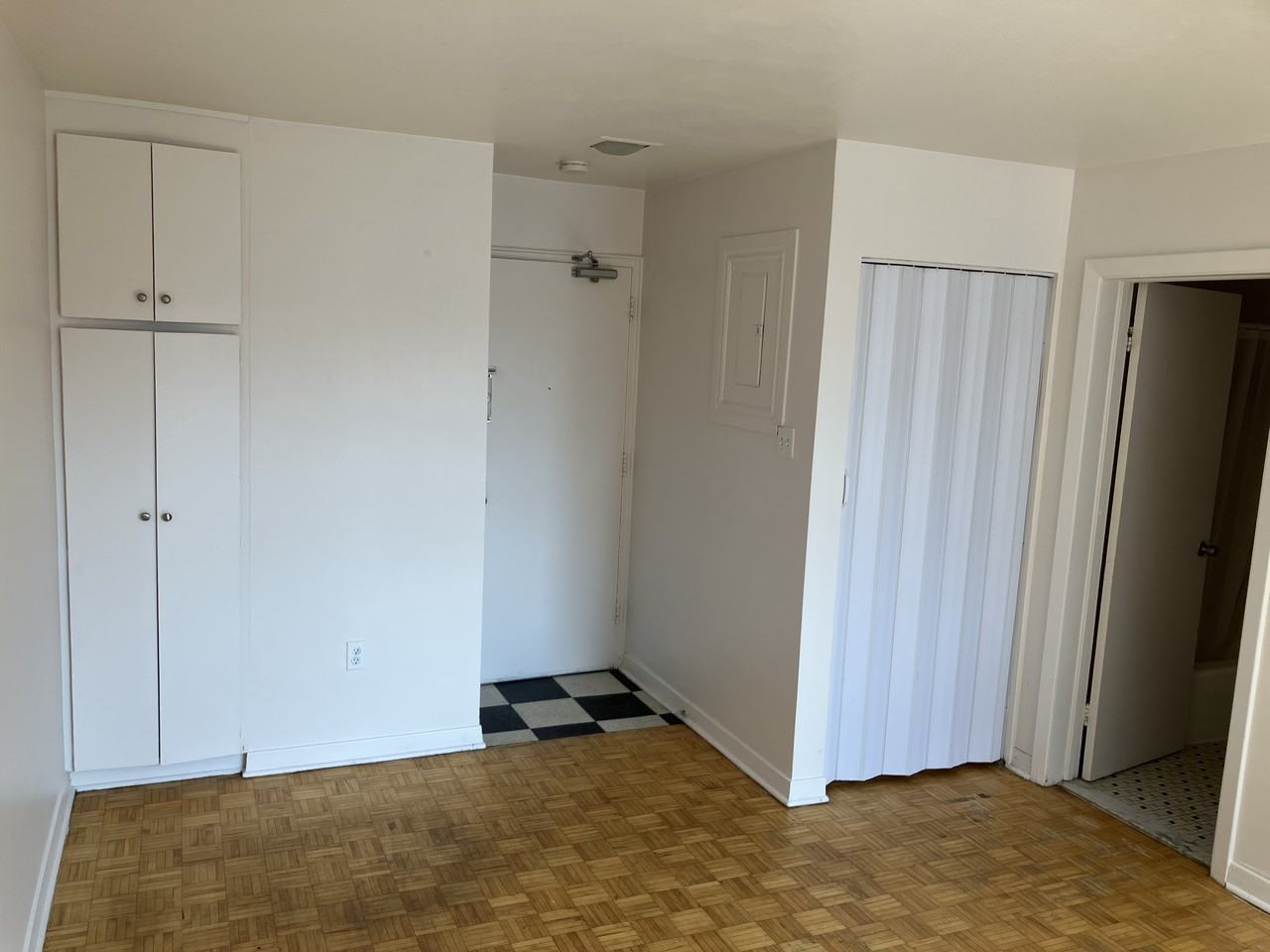 192 Somerset Street West #15 - Photo 5 of 13