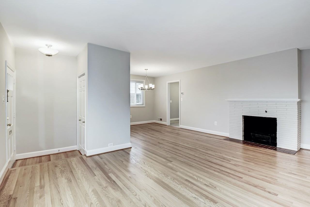 2940 Terrace Dr - Photo 2 of 24