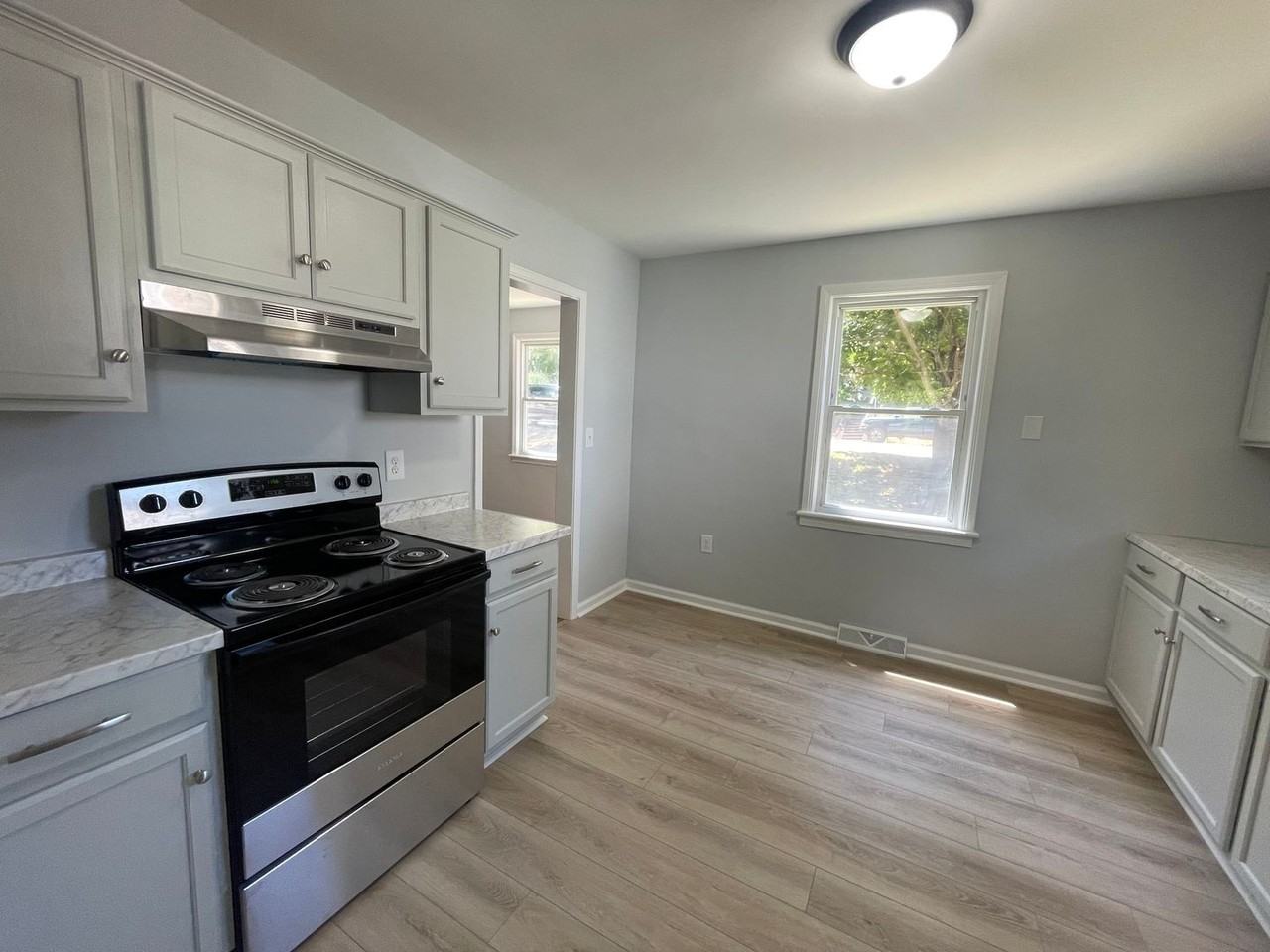 4915 Sycamore Pl - Photo 4 of 12