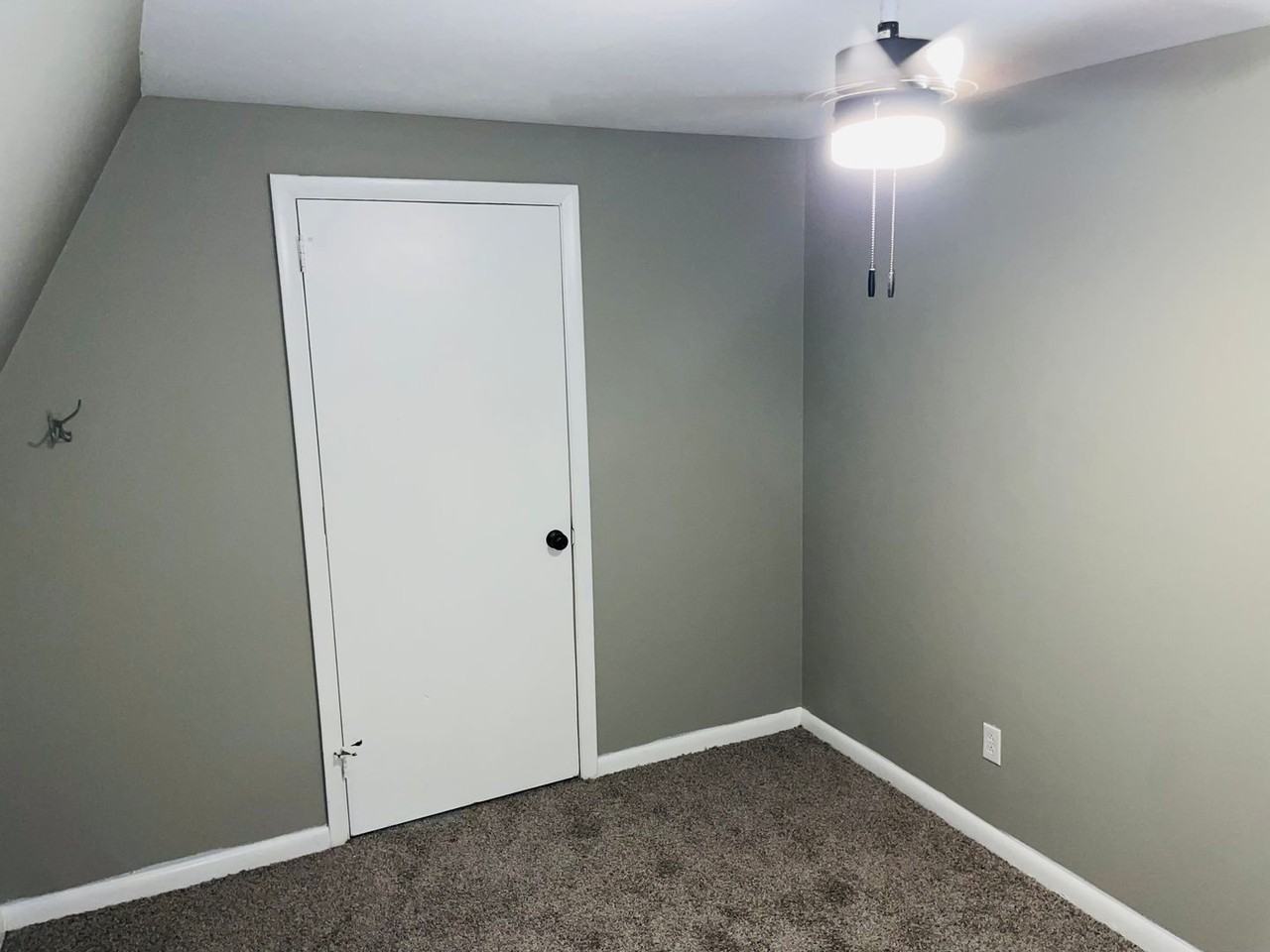 3683 Doris Dr - Photo 3 of 6