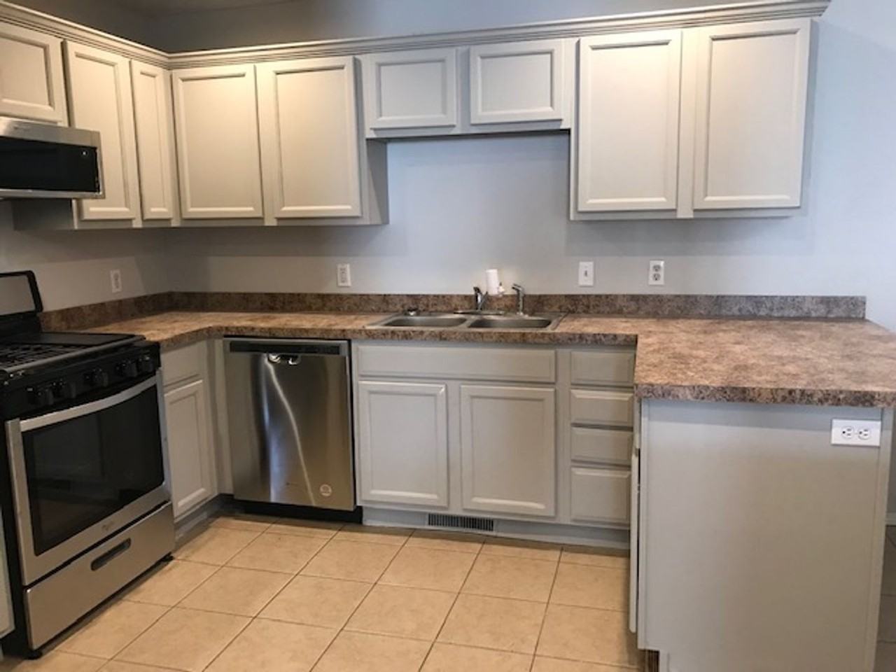 2202 W Jonquil Ln - Photo 4 of 22