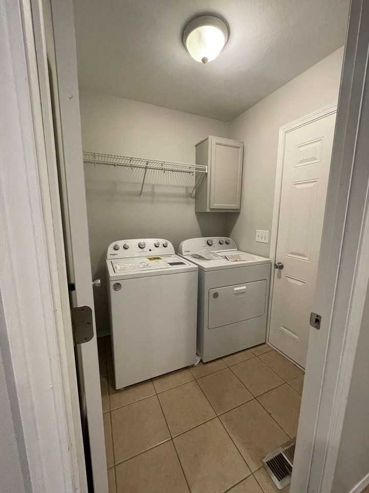 2202 W Jonquil Ln - Photo 5 of 22