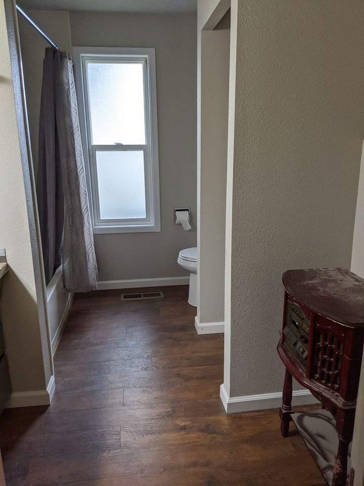 1616 Hemlock Ave - Photo 4 of 22