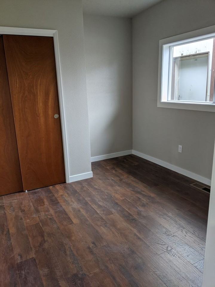 1616 Hemlock Ave - Photo 7 of 22