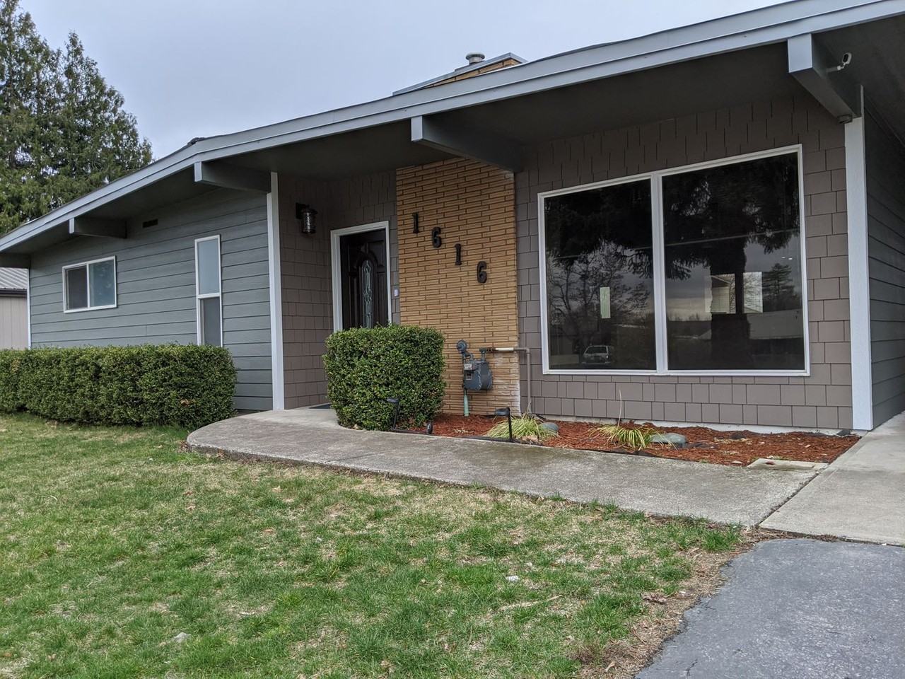 1616 Hemlock Ave - Photo 6 of 22