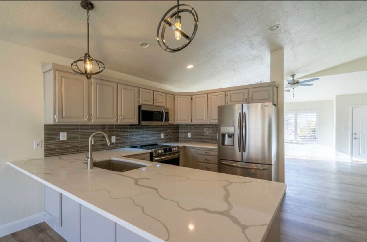 2349 S Legacy Dr - Photo 2 of 21