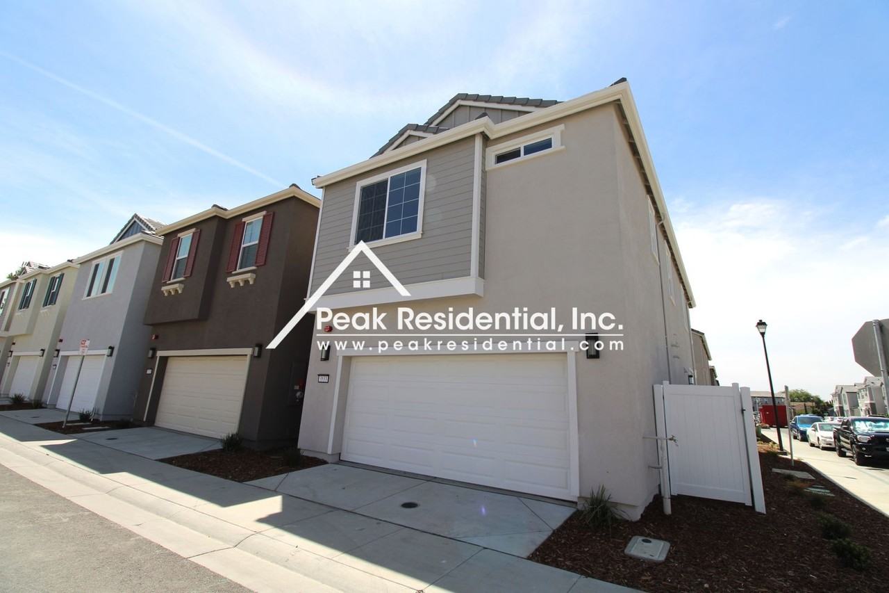 3533 Audubon Drive - Photo 4 of 42