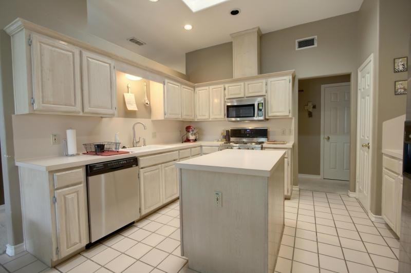 4510 Silver Hollow Dr - Photo 2 of 13