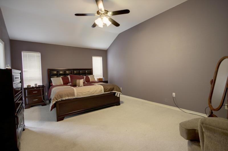 4510 Silver Hollow Dr - Photo 5 of 13
