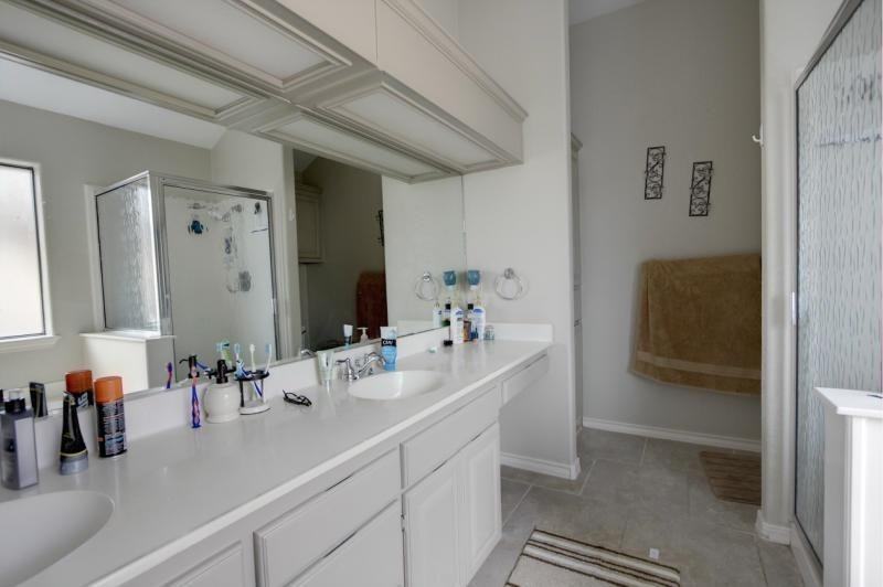 4510 Silver Hollow Dr - Photo 6 of 13