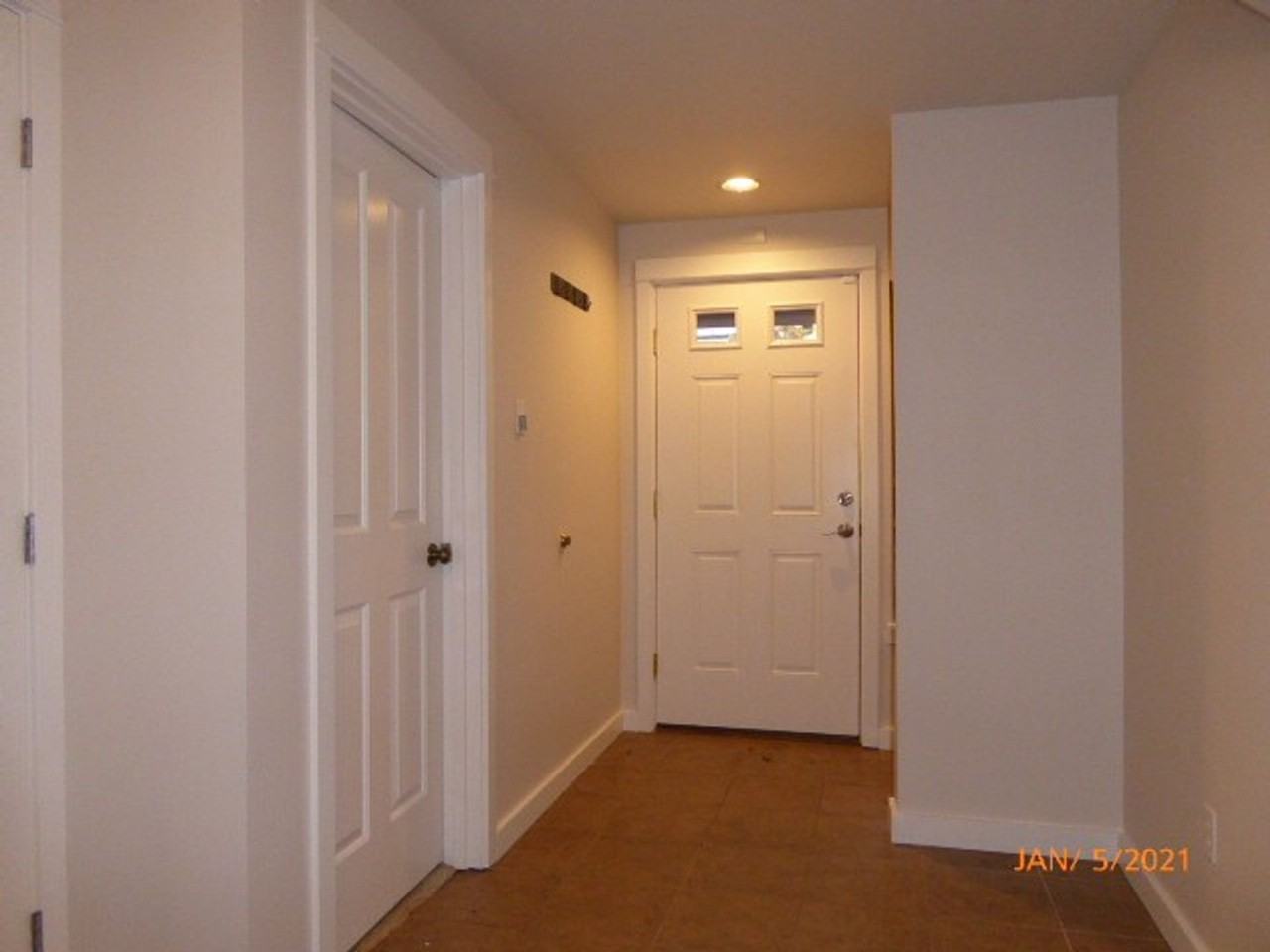6415 9th Ave Ne #D - Photo 3 of 20