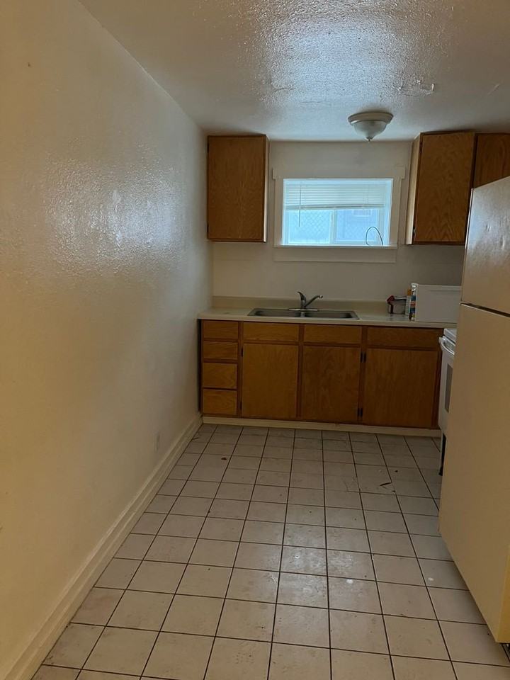 629 Cedar St - Photo 2 of 6