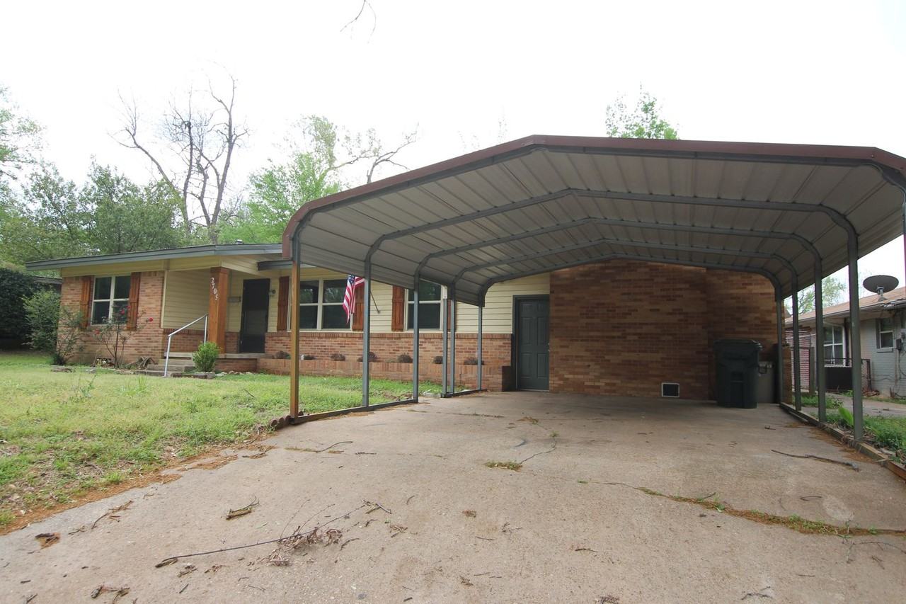 2705 Brentwood Dr - Photo 2 of 34