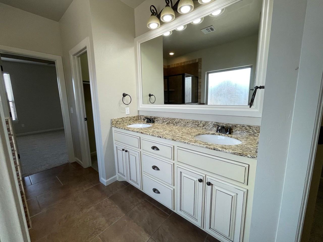 15700 Sky Run Dr - Photo 3 of 30