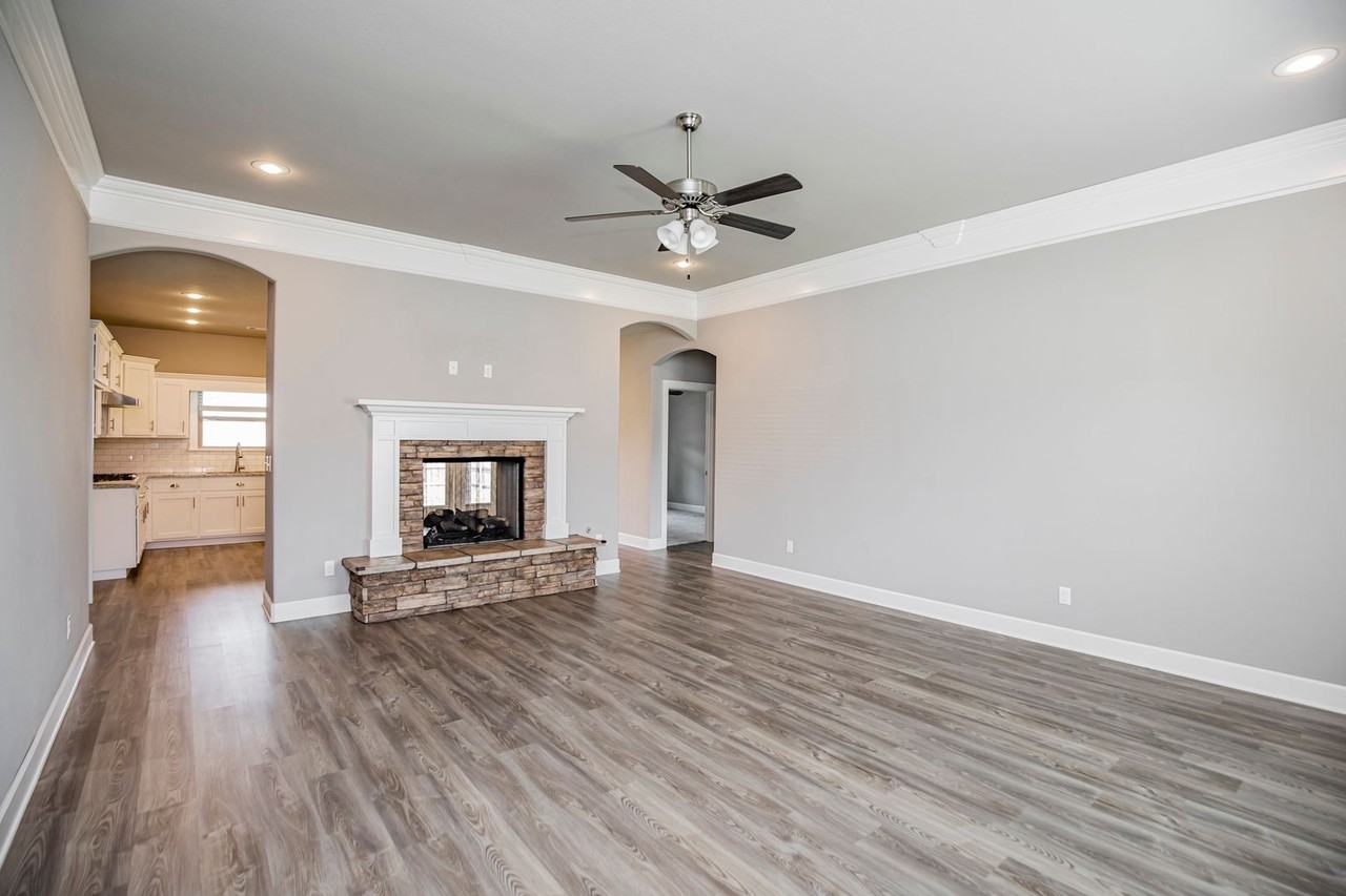 870 Bob Glen Cir - Photo 2 of 24