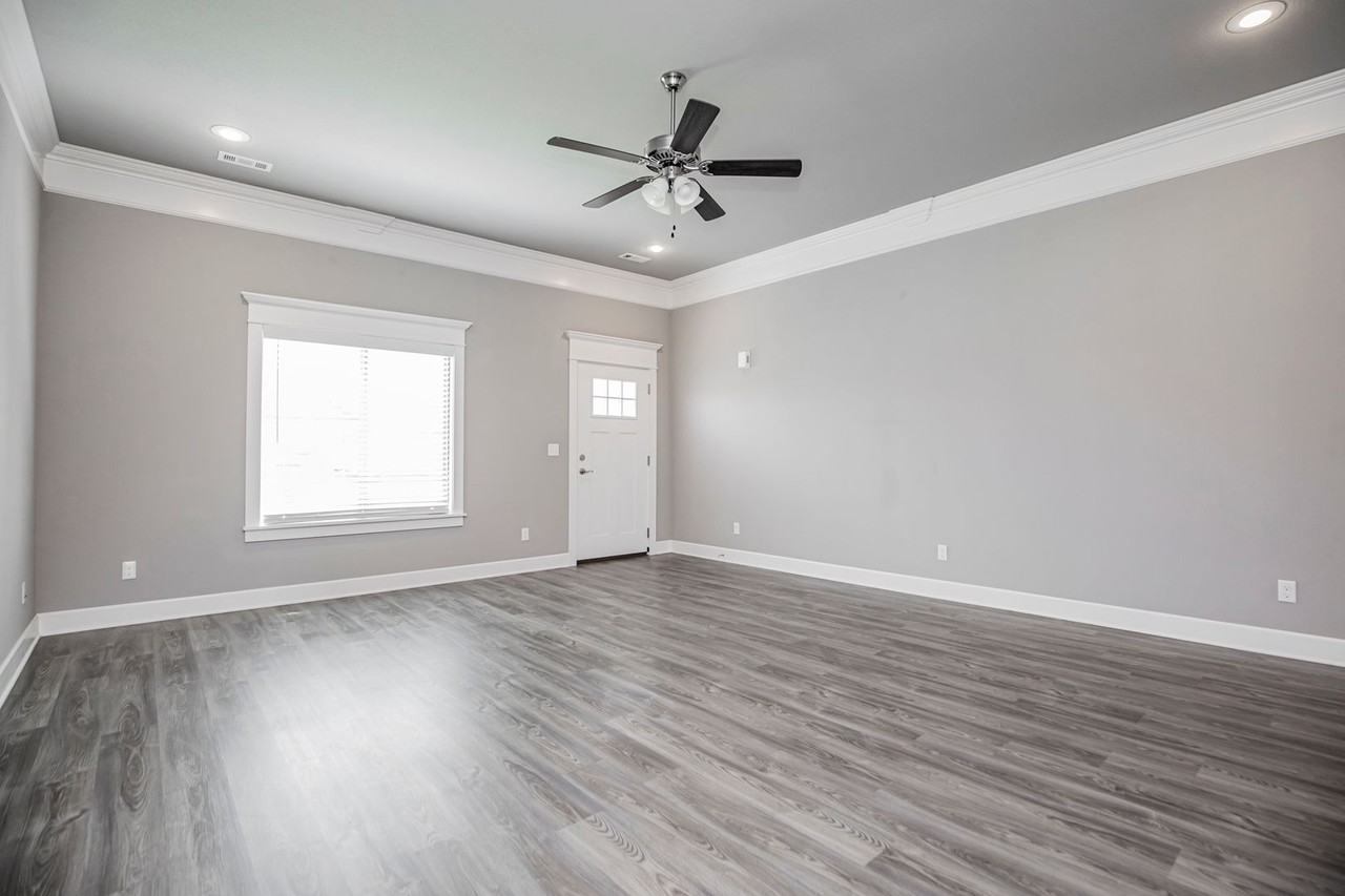 870 Bob Glen Cir - Photo 3 of 24