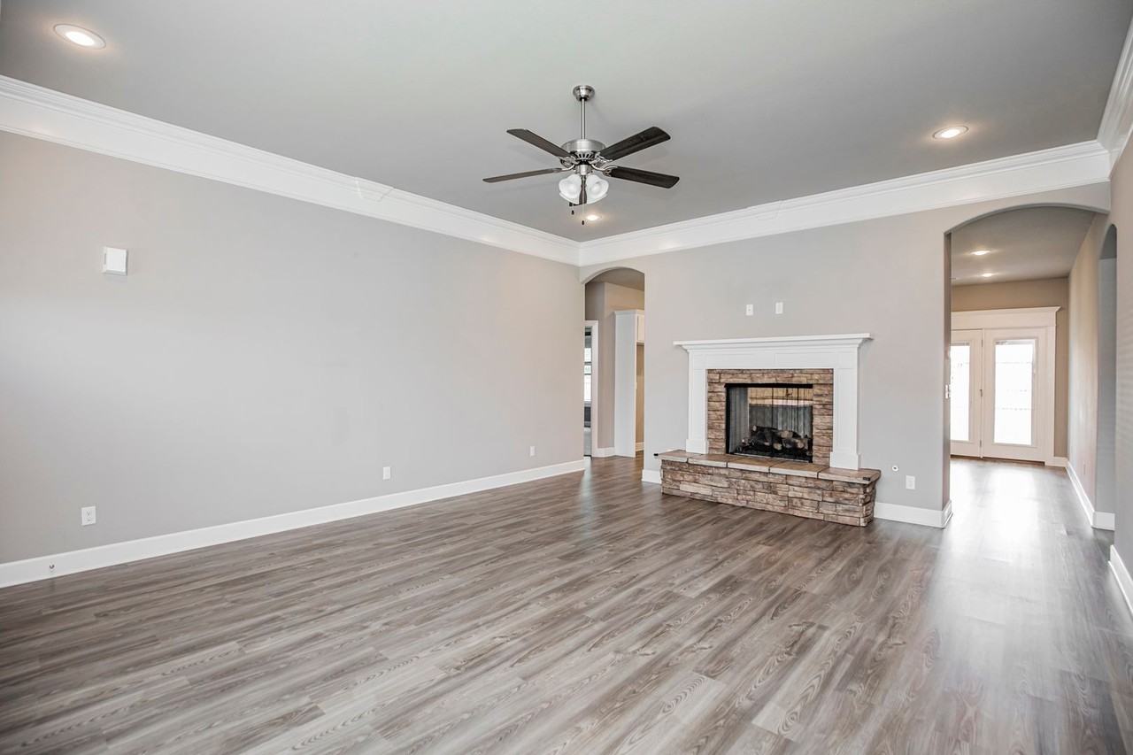 870 Bob Glen Cir - Photo 4 of 24
