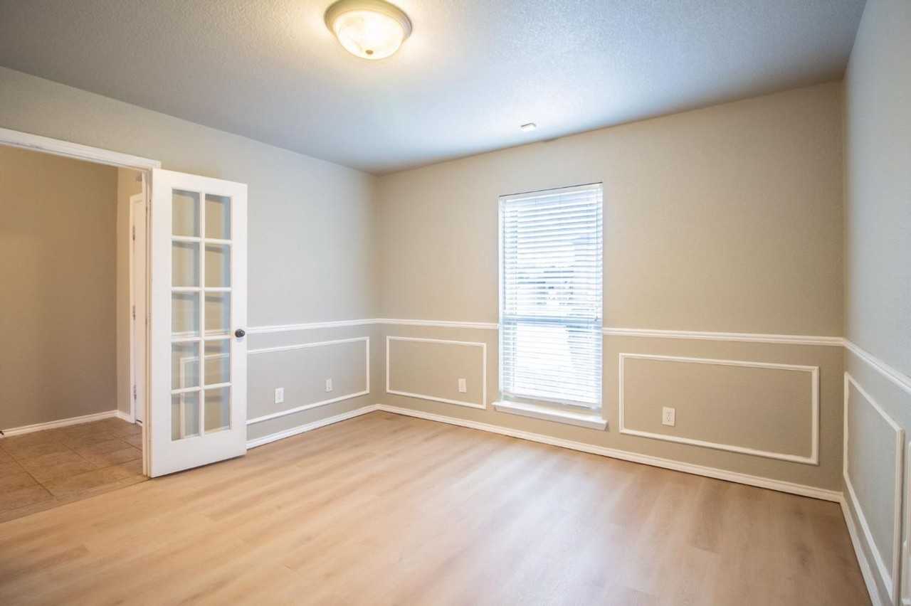 5032 Itasca St - Photo 2 of 15