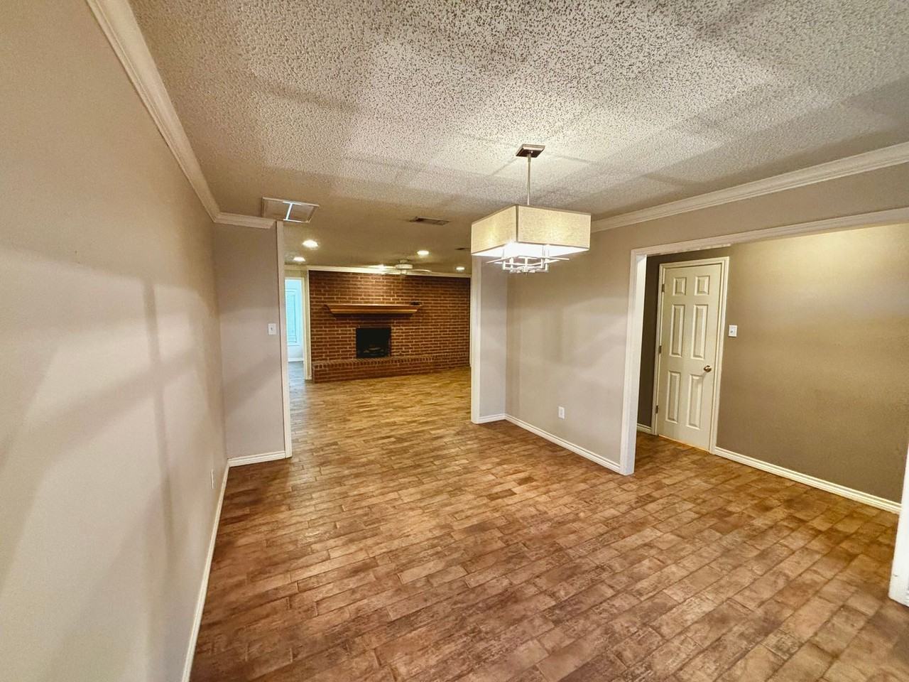 4208 64th St - Photo 4 of 31