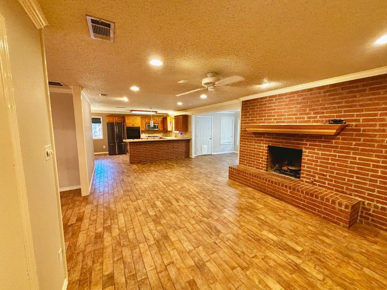4208 64th St - Photo 5 of 31