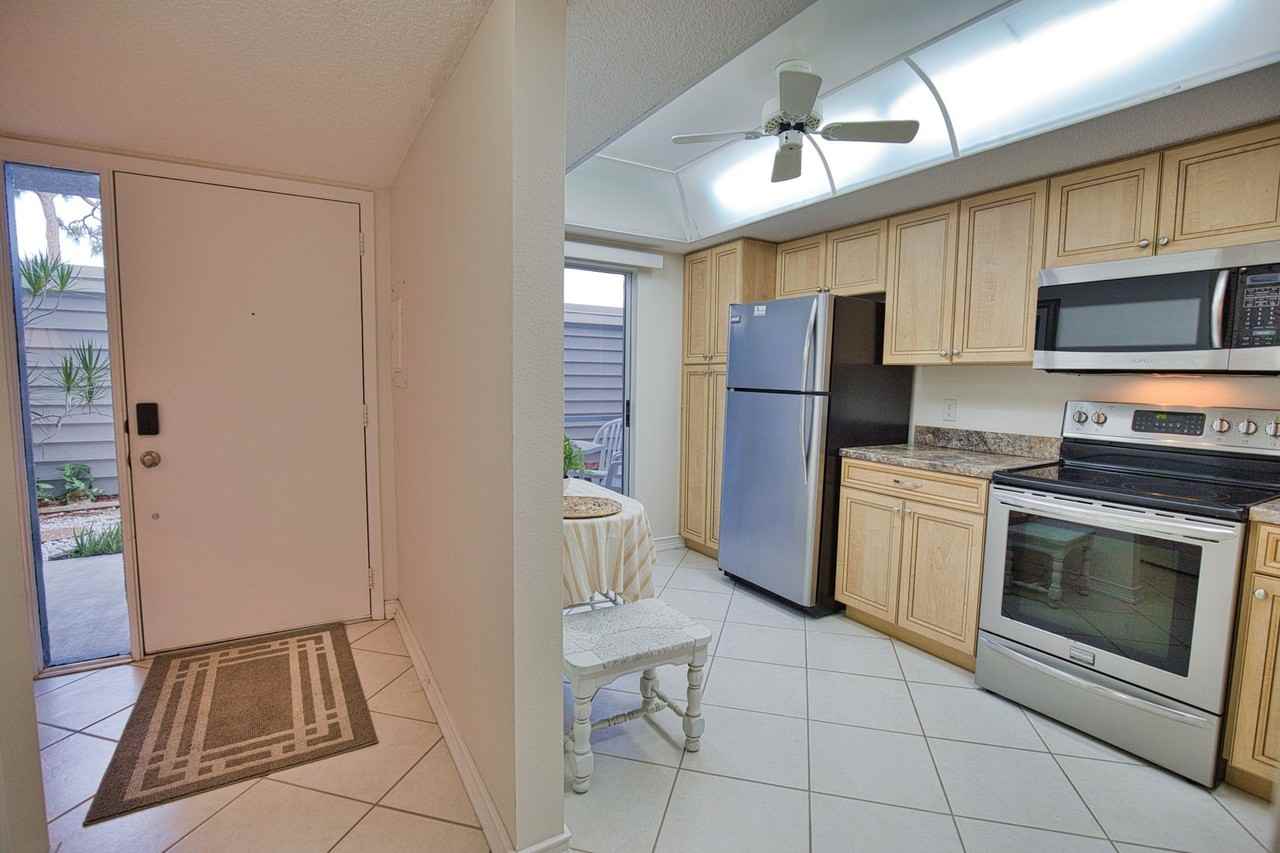 1406 Pine Lake Dr #6 - Photo 6 of 31