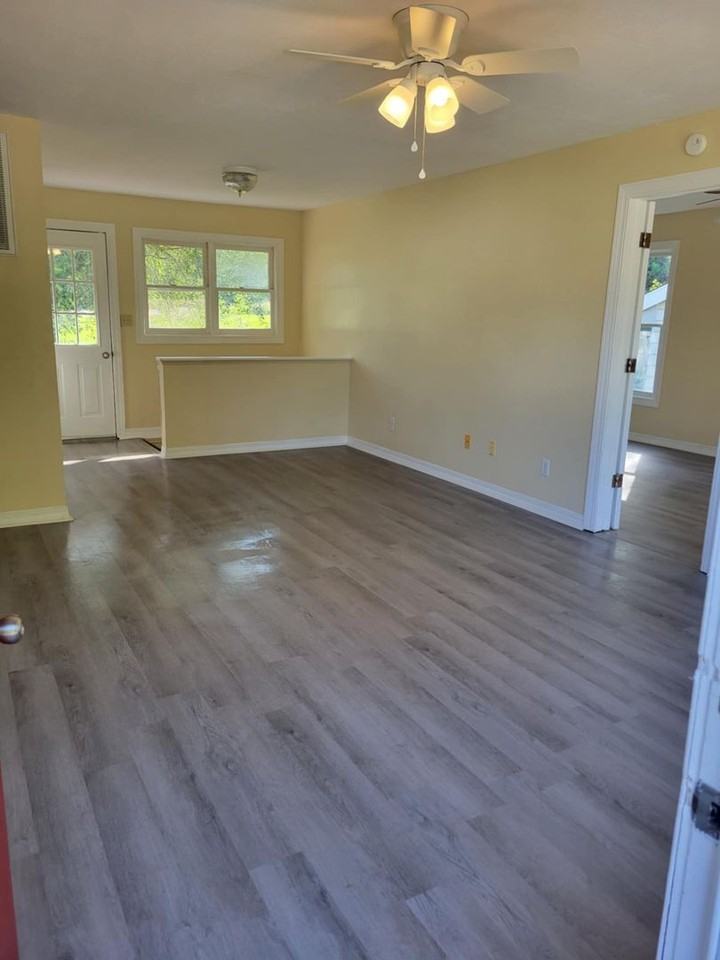 832 Mcginnis St - Photo 2 of 17