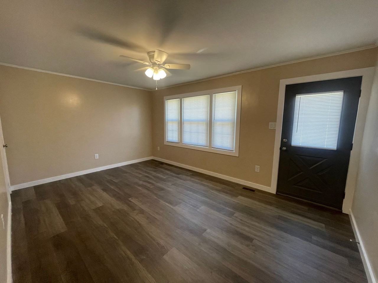 1188 Wisecarver Rd - Photo 3 of 13