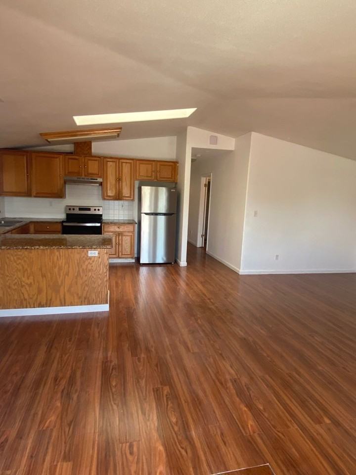 27600 Orlando Ave - Photo 3 of 11