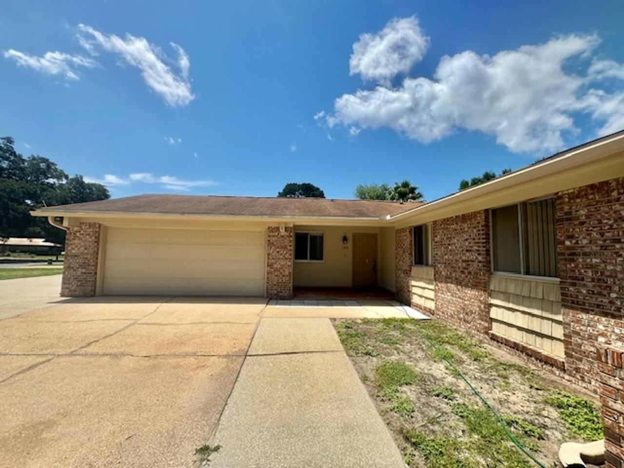 135 Perdido Cir - Photo 4 of 27