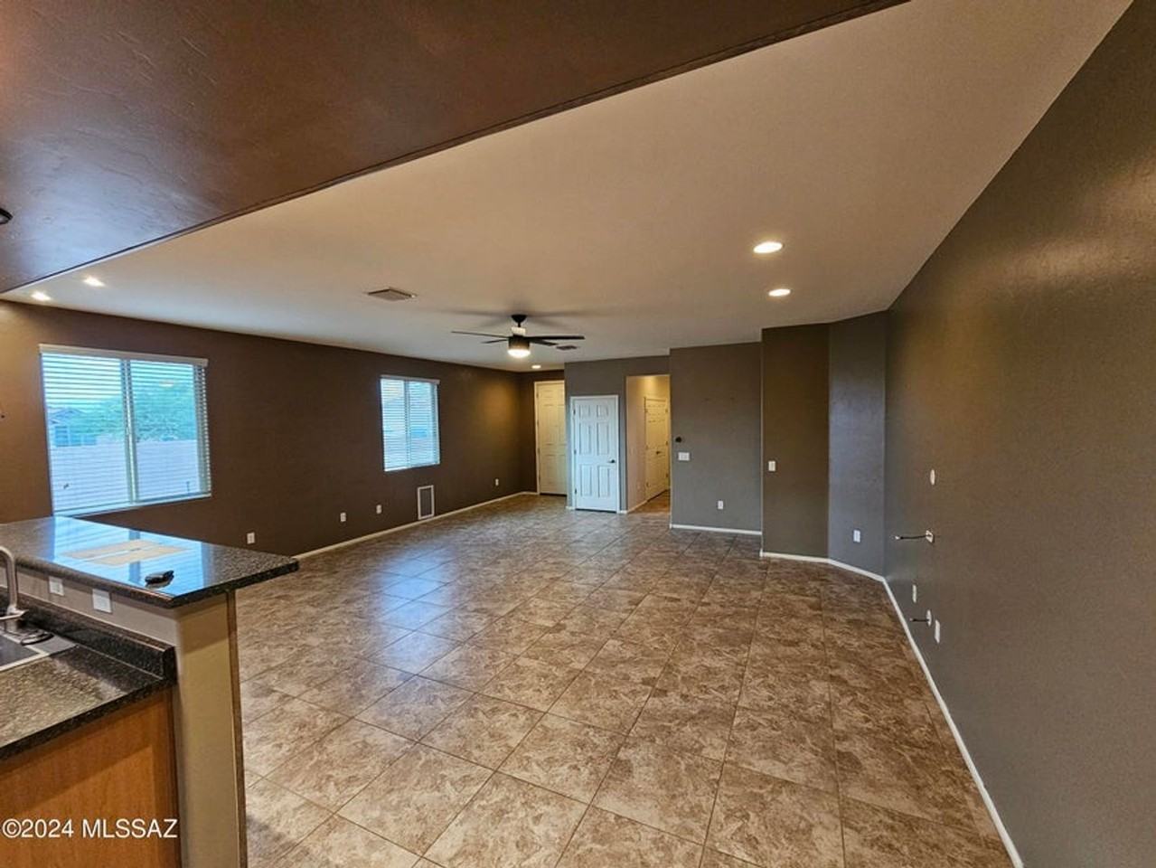 6652 W Fishermans Dr - Photo 6 of 39