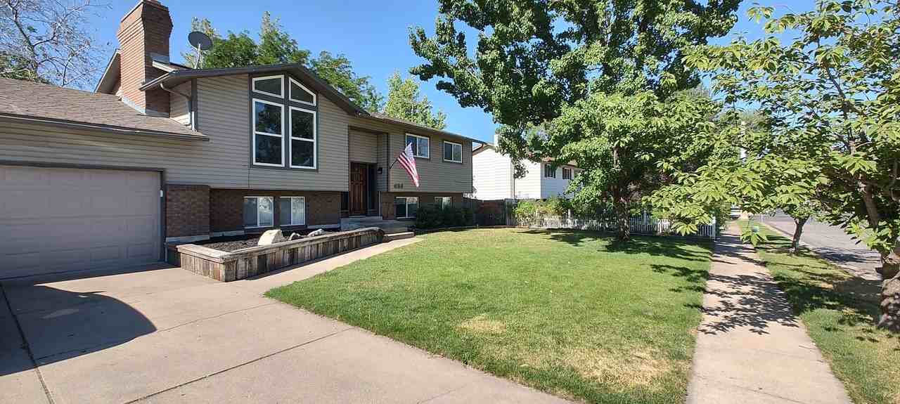 633 W 2200 N - Photo 2 of 37