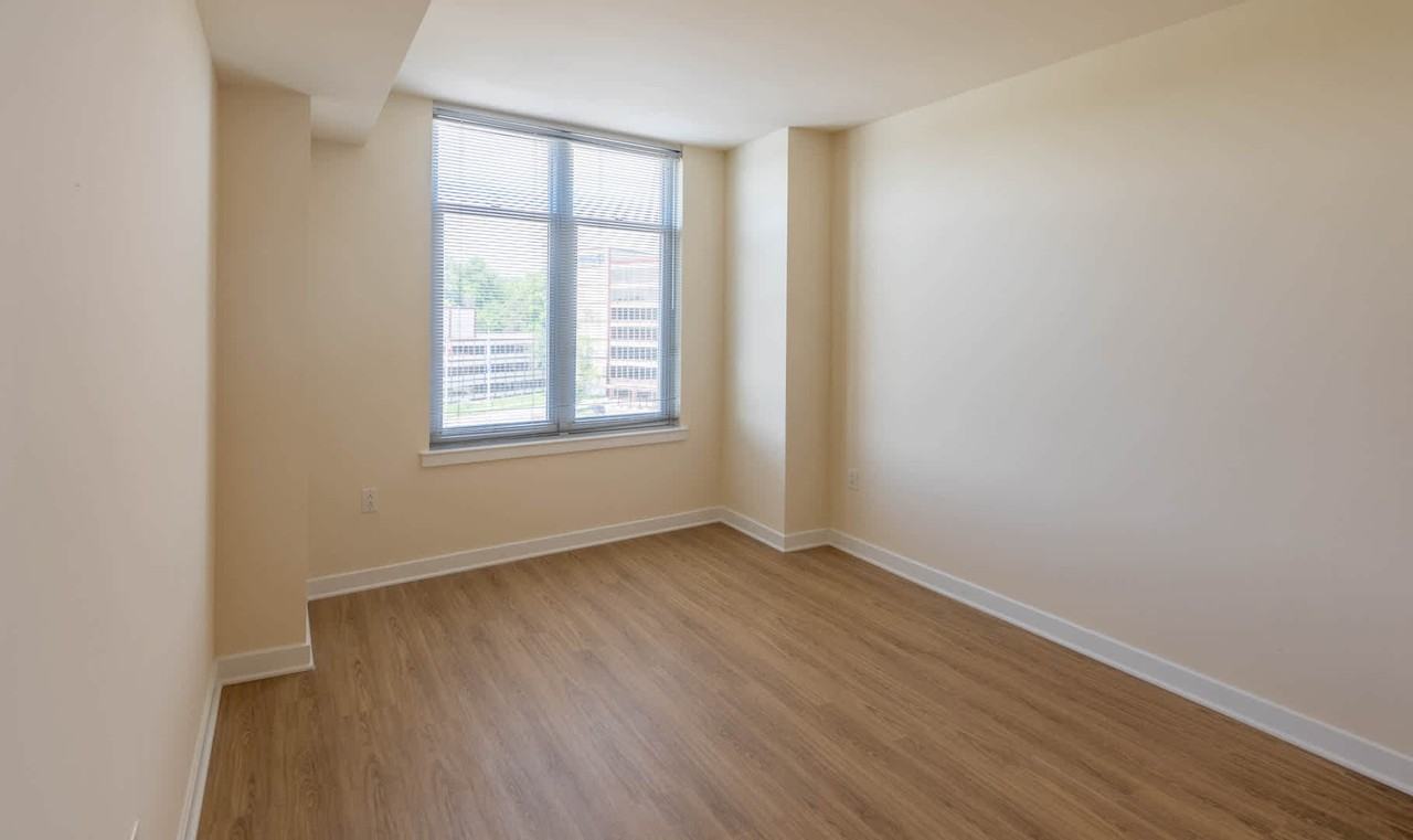 Wisconsin Place - Photo 6 of 41