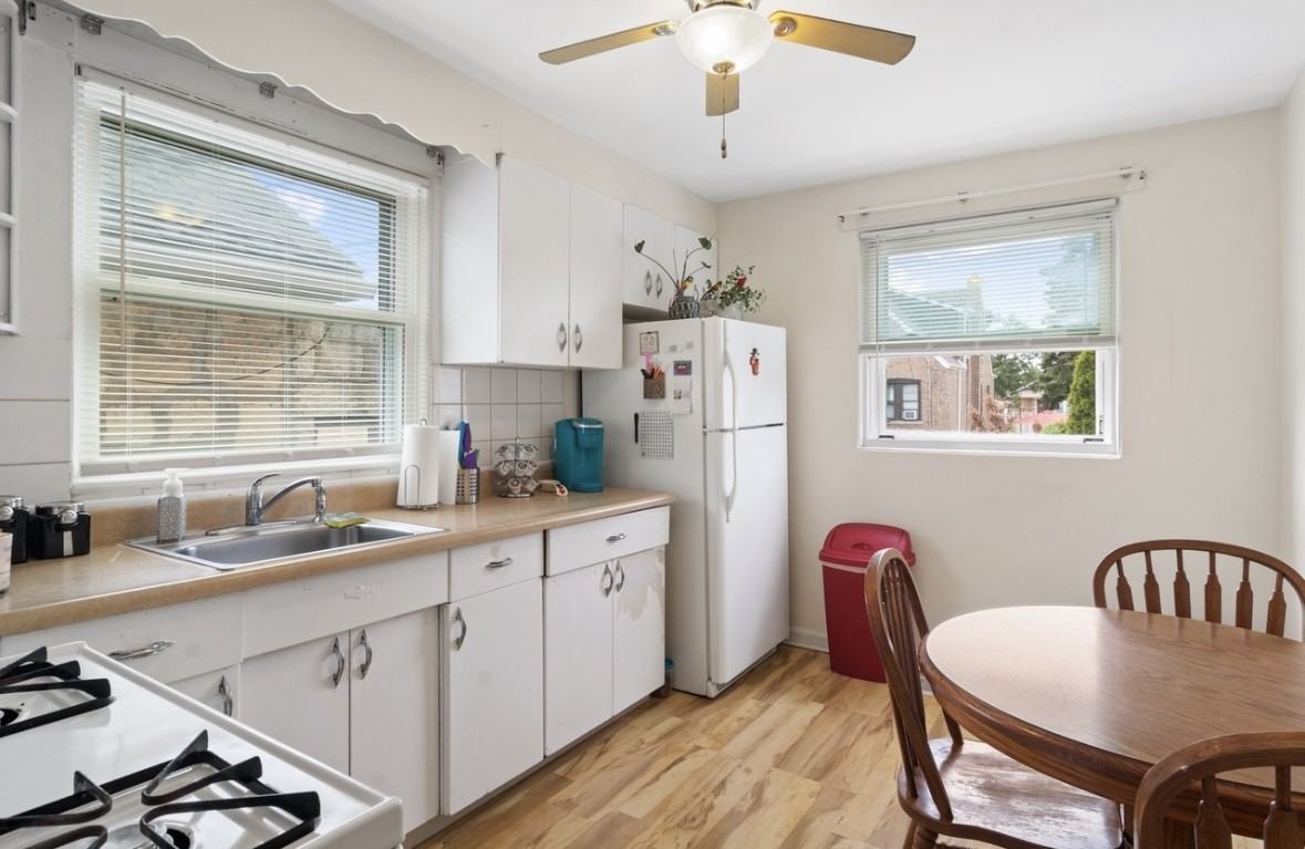 5332 S Moody Ave - Photo 2 of 5